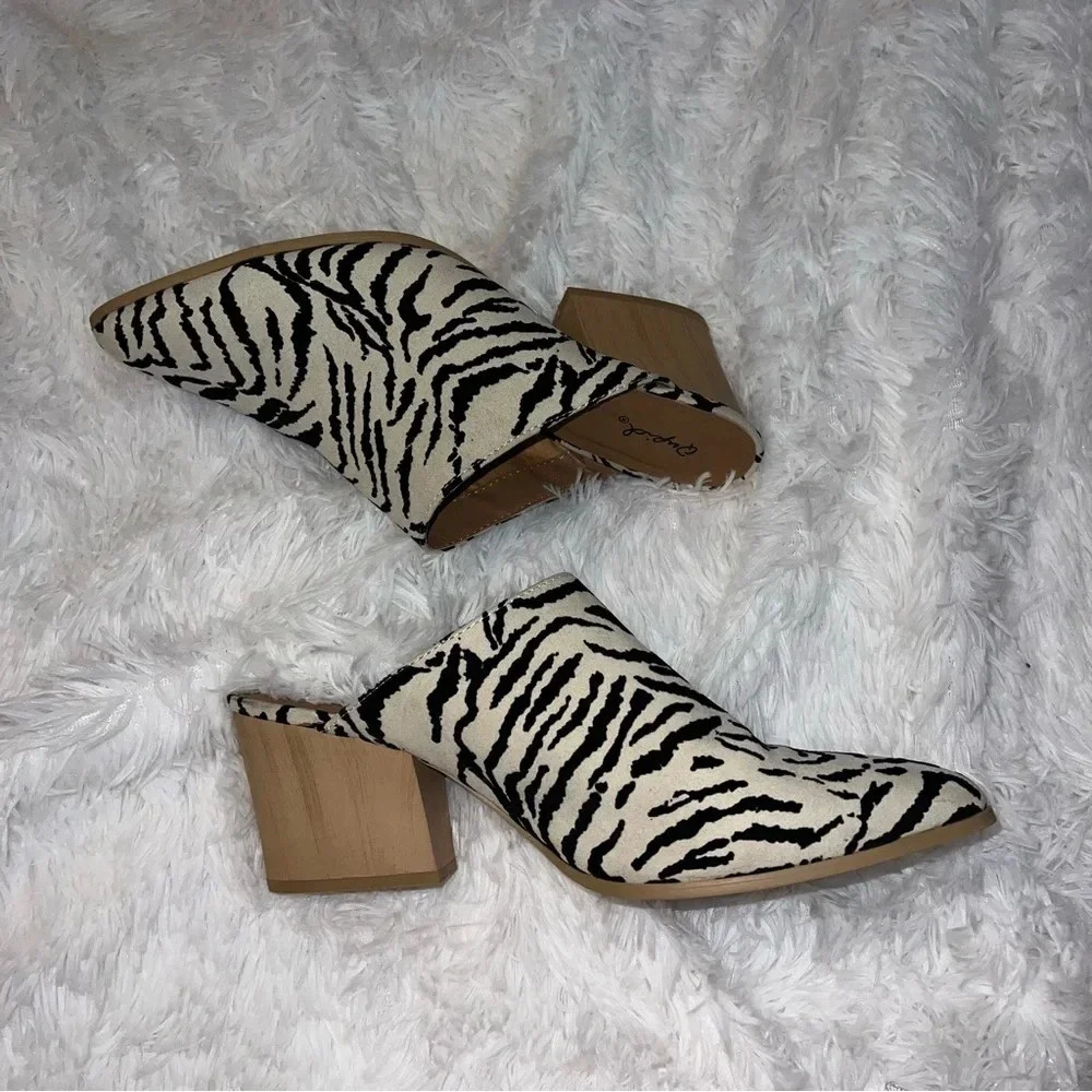 Qupid Zebra Print Mule Block Heels Size Womens 10… - image 5